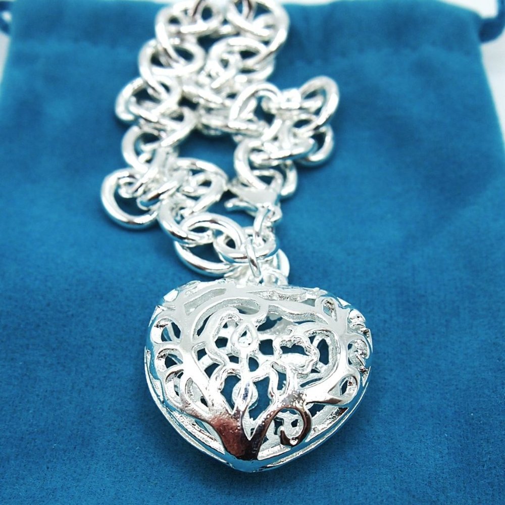 Beautiful Carved Heart Pendant Bracelet Stamped .925 Solid Sterling Silver - Picture 4 of 11